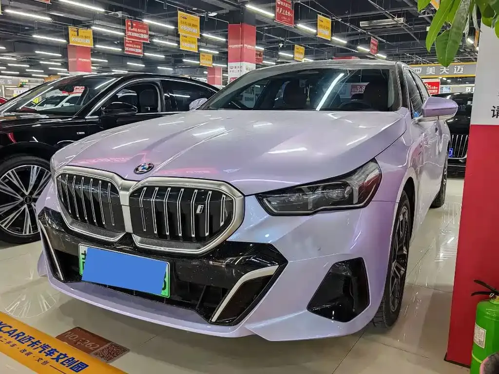 BMW i5 — фото 1