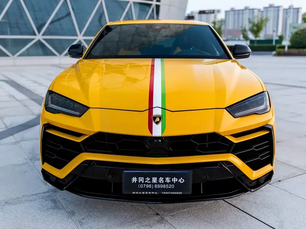 Lamborghini Urus — фото 1
