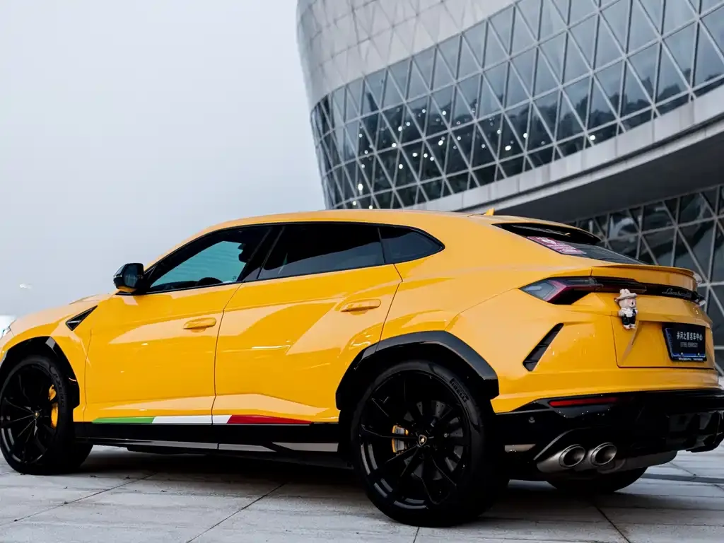 Lamborghini Urus — фото 9