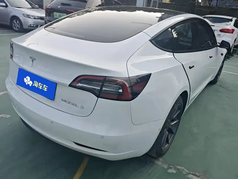 Tesla Model 3 — фото 3