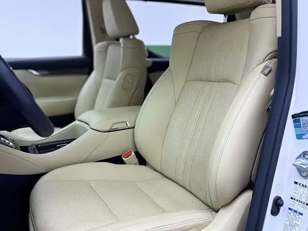 Toyota Vellfire — фото 4