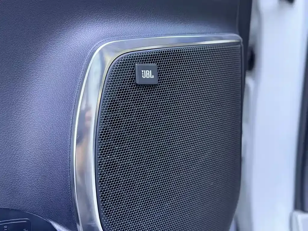 Toyota Vellfire — фото 6