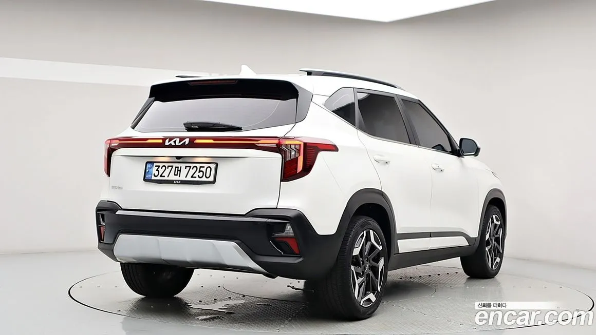Kia Seltos — фото 4