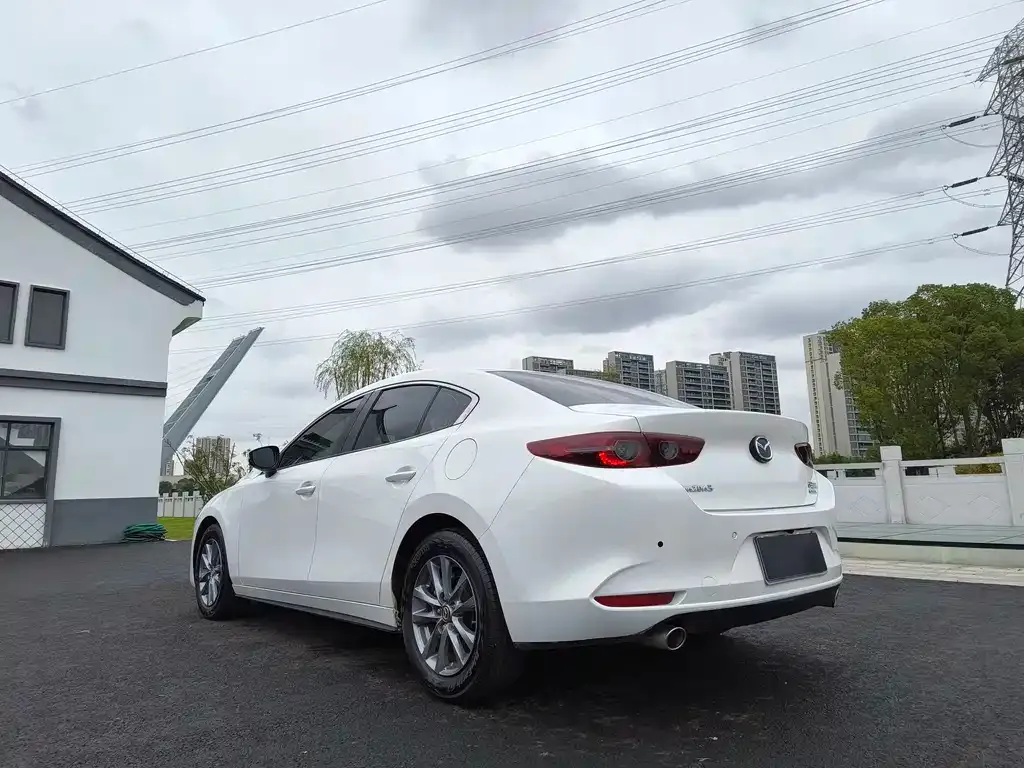 Mazda 3 Axela — фото 10