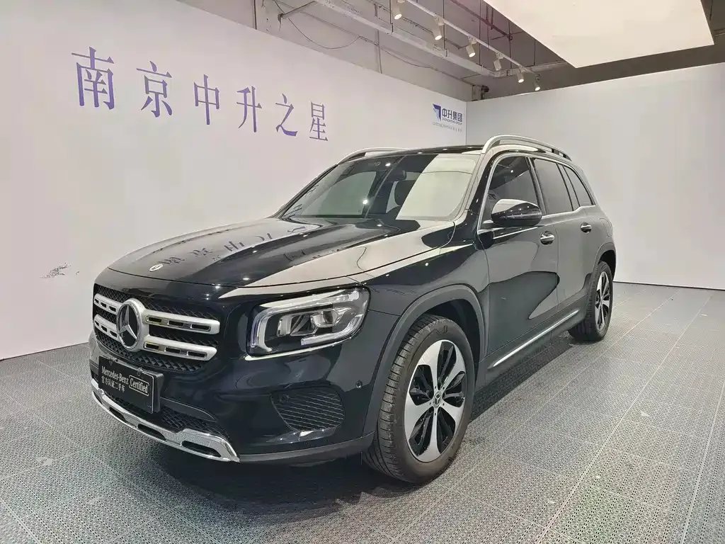 Mercedes-Benz GLB — фото 1