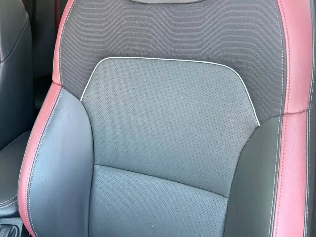 Geely Binyue — фото 10