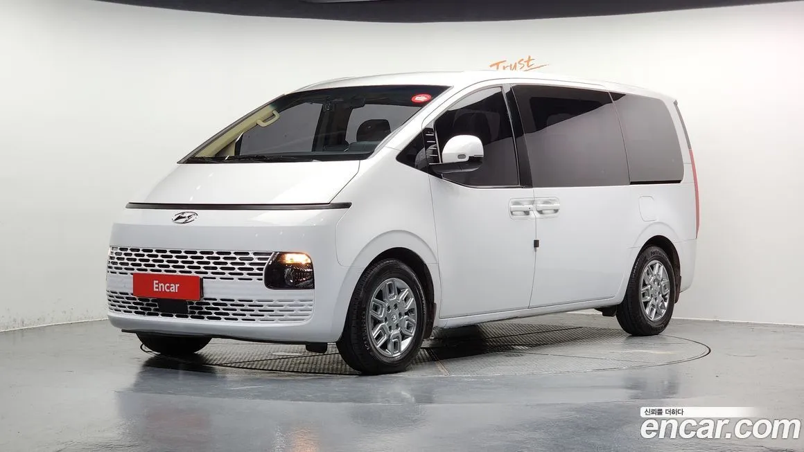 Hyundai Staria — фото 1