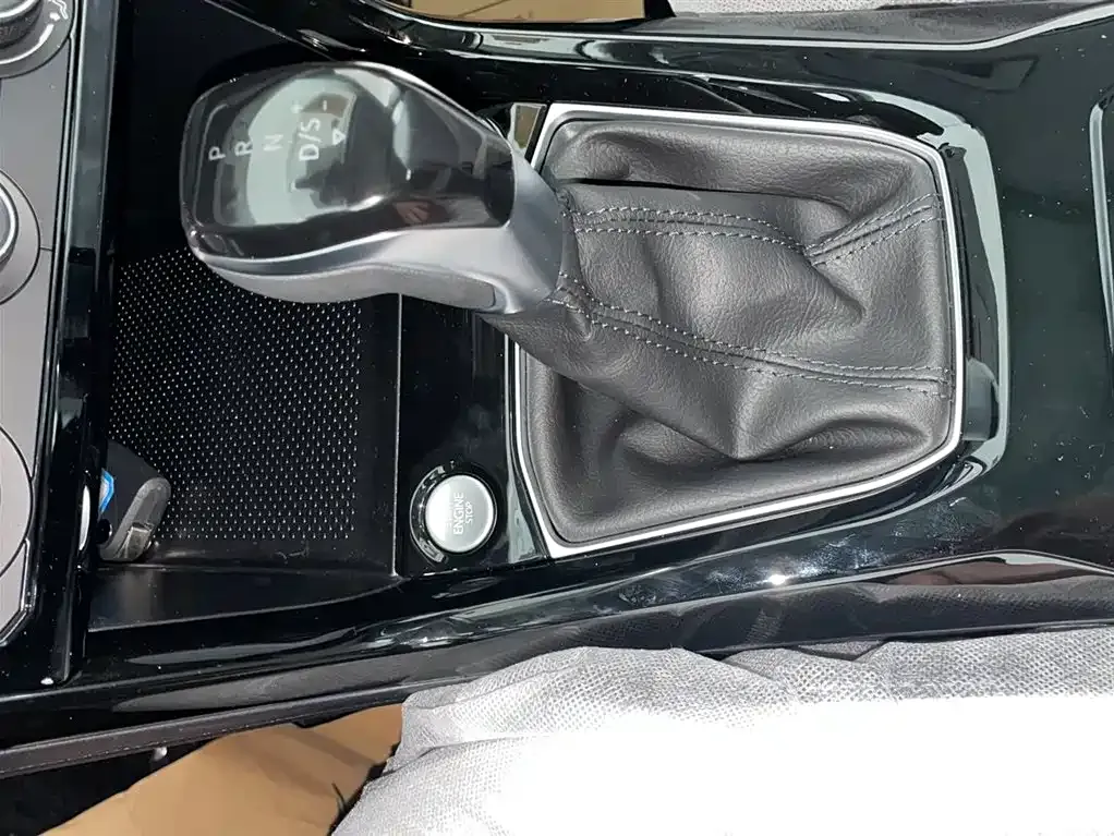 Volkswagen Tharu — фото 4