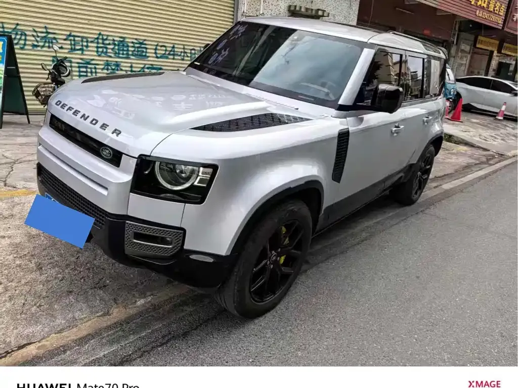 Land Rover Defender — фото 1