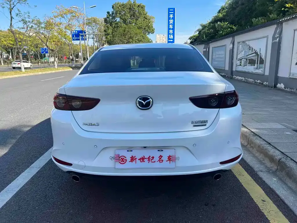 Mazda 3 Axela — фото 4
