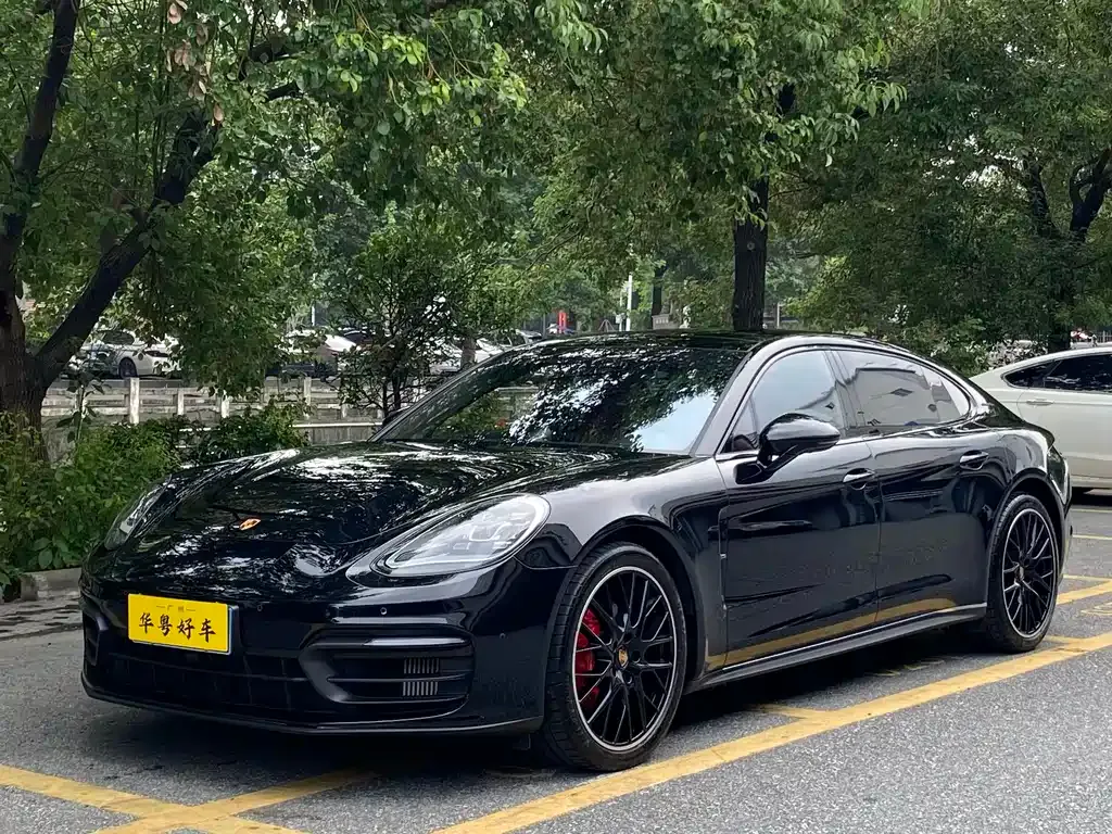 Porsche Panamera — фото 1