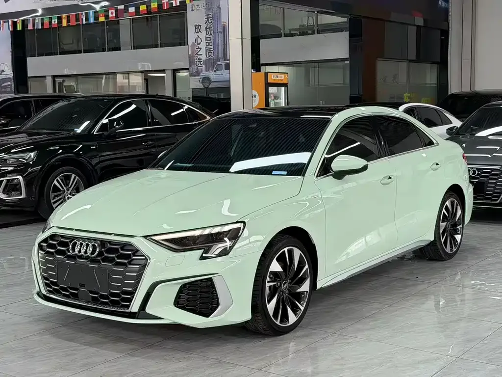 Audi A3 — фото 1