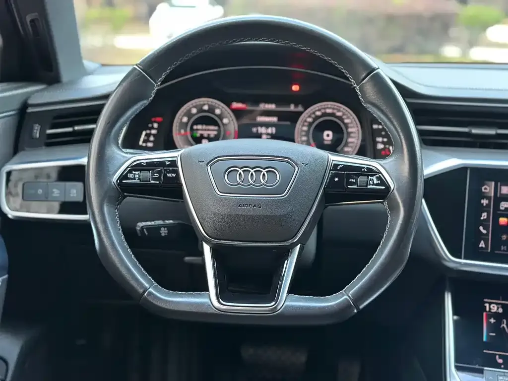 Audi A6L — фото 5