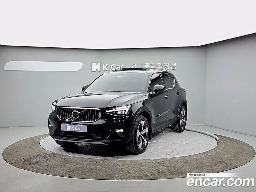 Volvo XC40 — фото 1