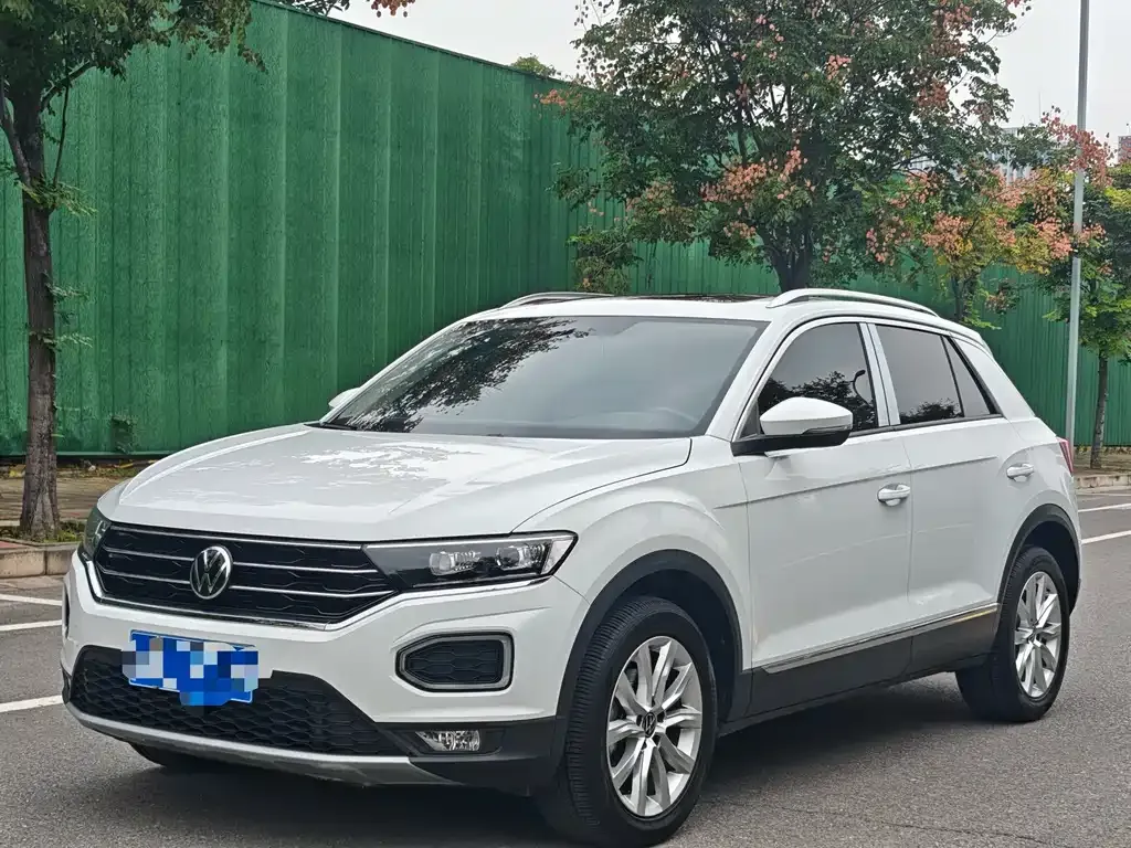 Volkswagen T-Roc — фото 1