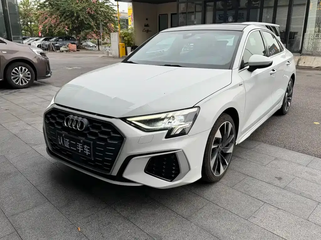 Audi A3 — фото 1