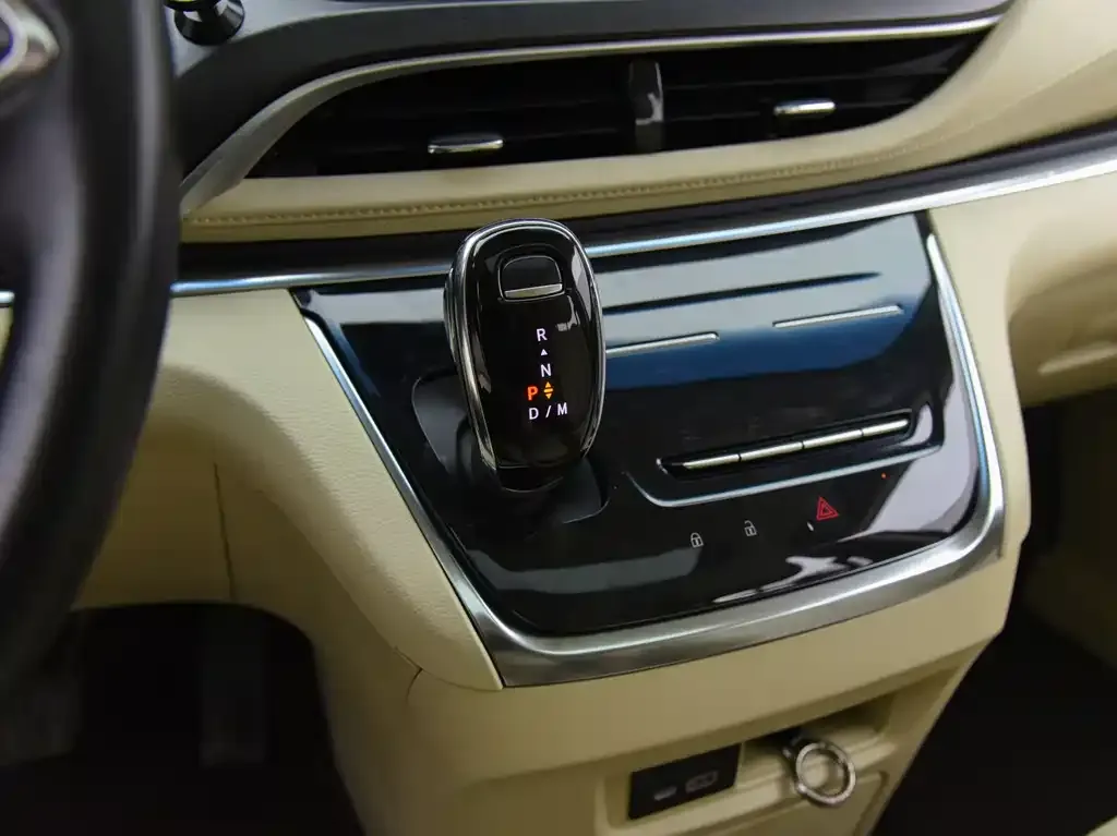 Buick GL8 — фото 8