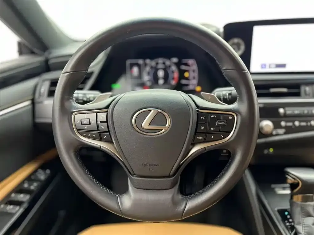 Lexus ES — фото 5