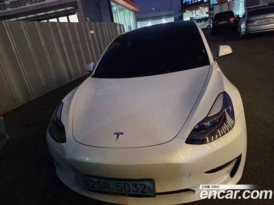 Tesla Model 3 — фото 1