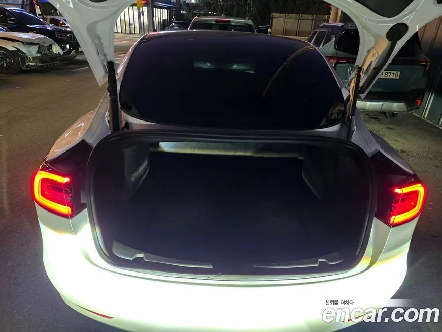 Tesla Model 3 — фото 3