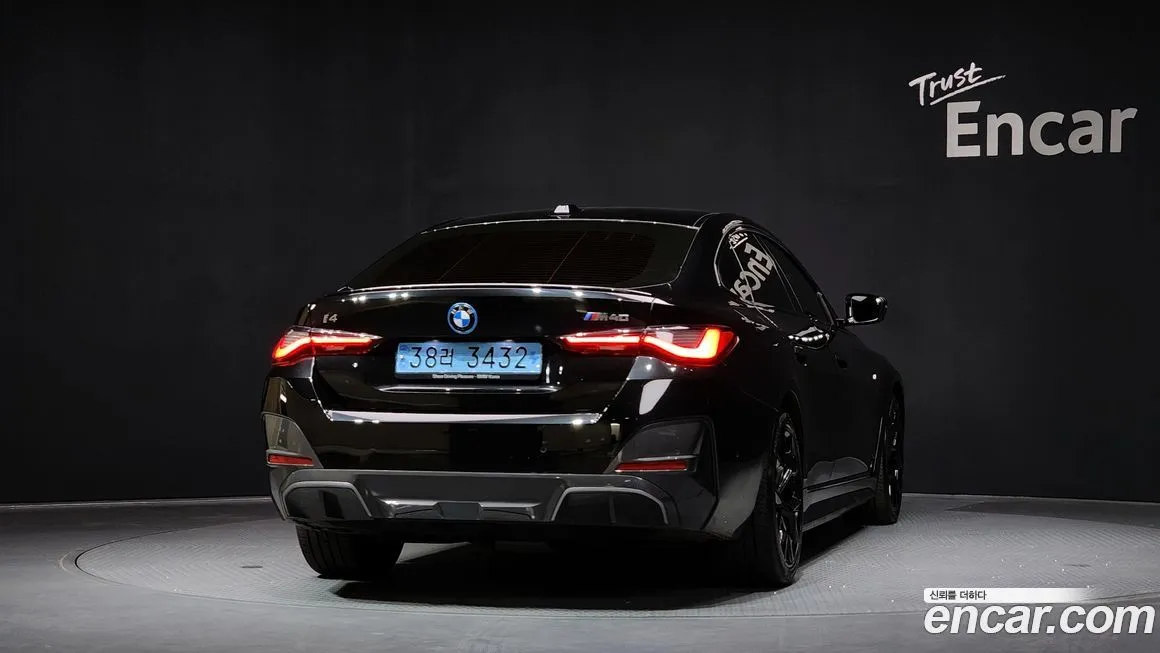BMW i4 — фото 4