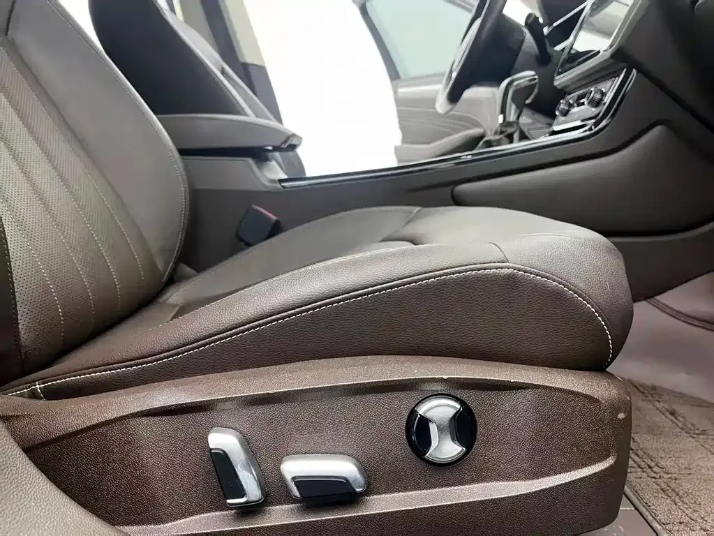 Volkswagen Phideon — фото 10