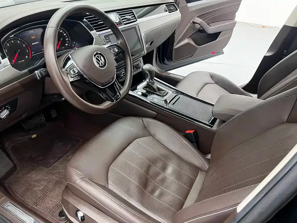 Volkswagen Phideon — фото 7