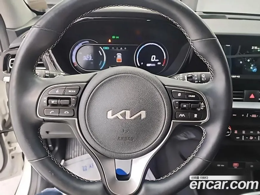 Kia Niro — фото 9