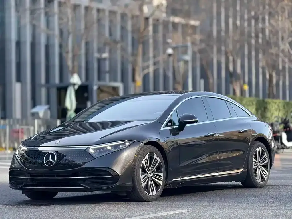 Mercedes-Benz EQS — фото 1