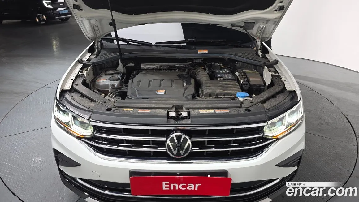 Volkswagen Tiguan — фото 6