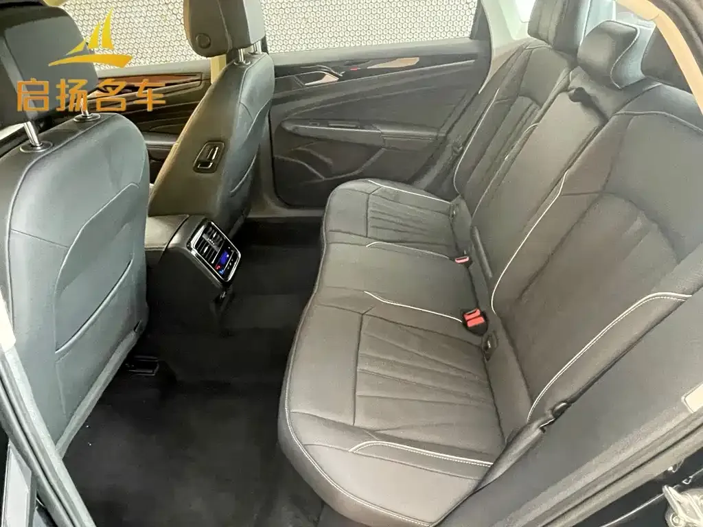 Volkswagen Passat — фото 9