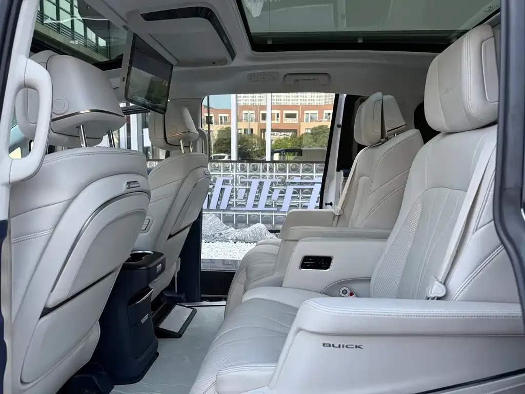 Buick GL8 Hybrid — фото 10