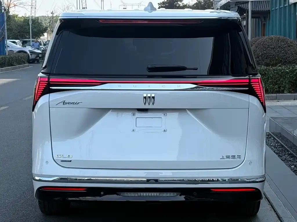 Buick GL8 Hybrid — фото 6