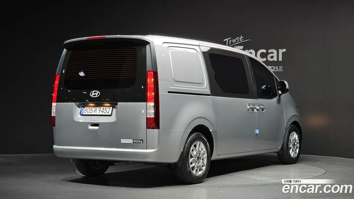 Hyundai Staria — фото 2