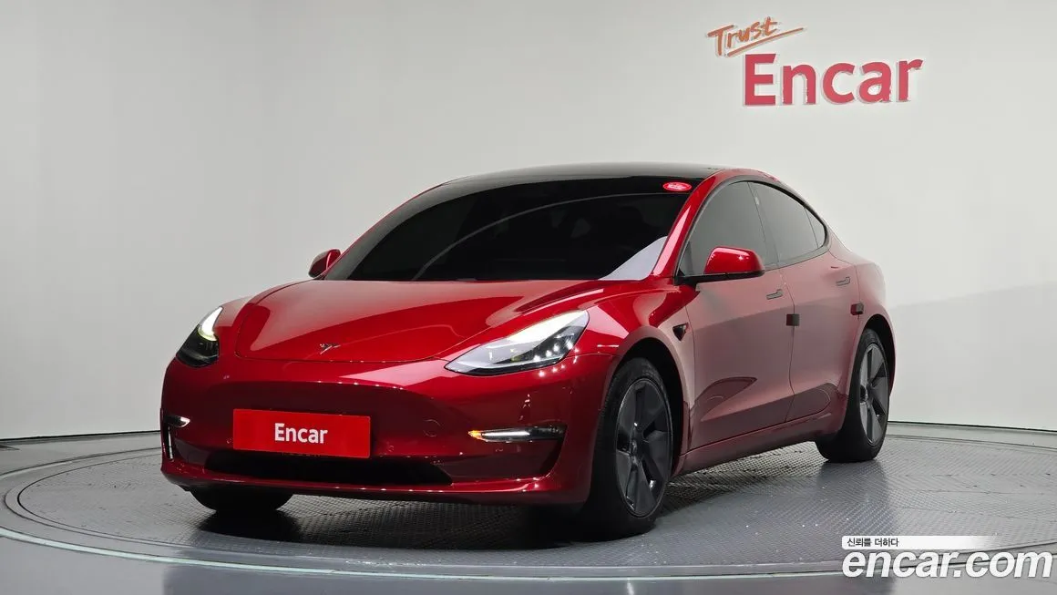 Tesla Model 3 — фото 1