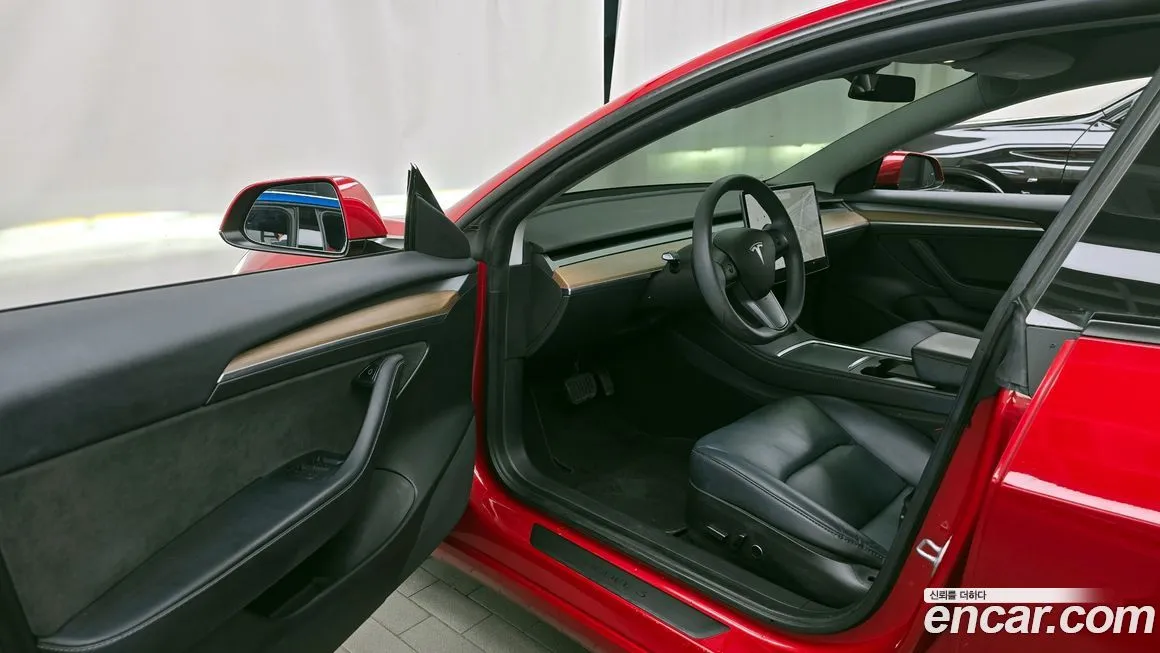 Tesla Model 3 — фото 10
