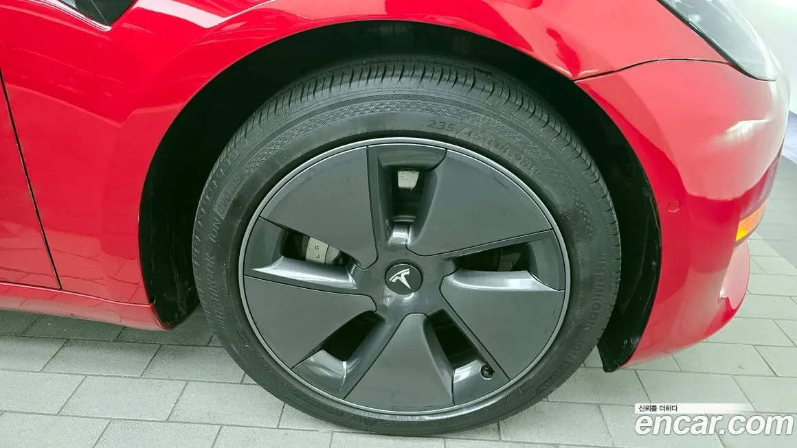 Tesla Model 3 — фото 5