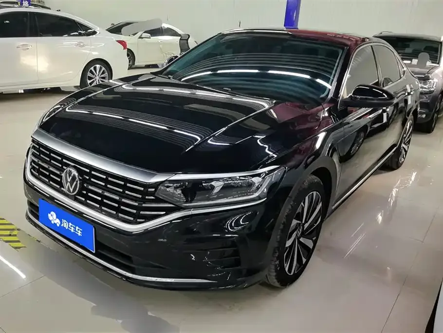 Volkswagen Passat — фото 1