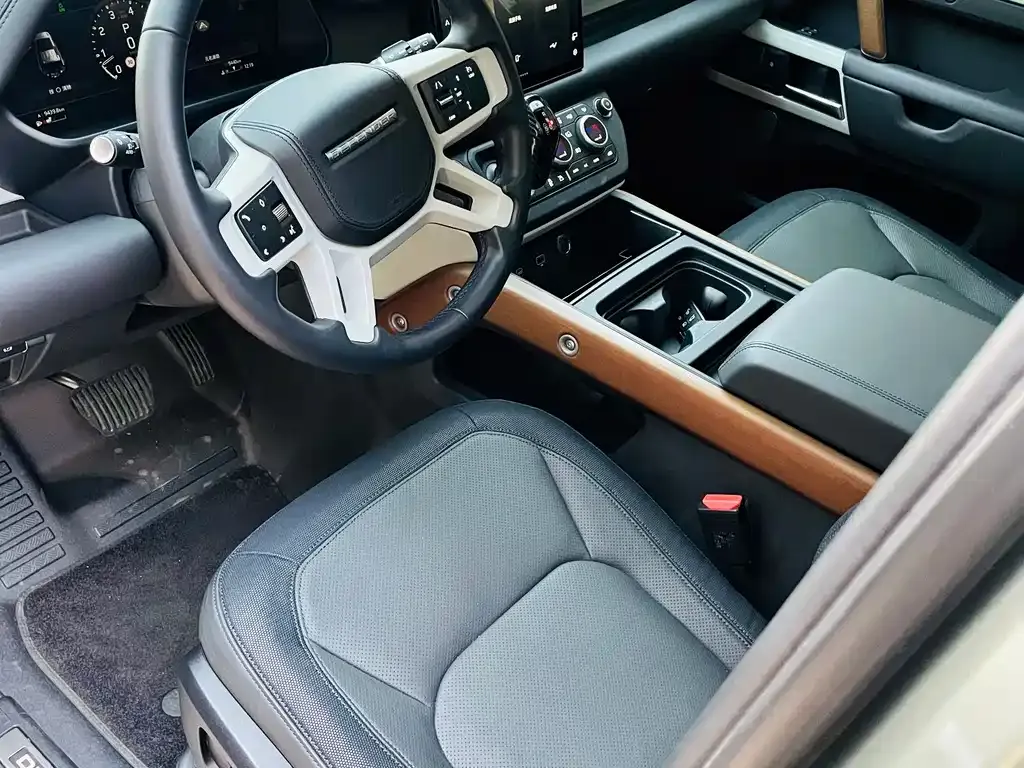 Land Rover Defender — фото 10