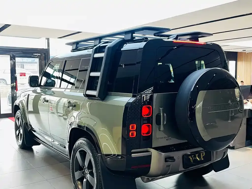 Land Rover Defender — фото 6