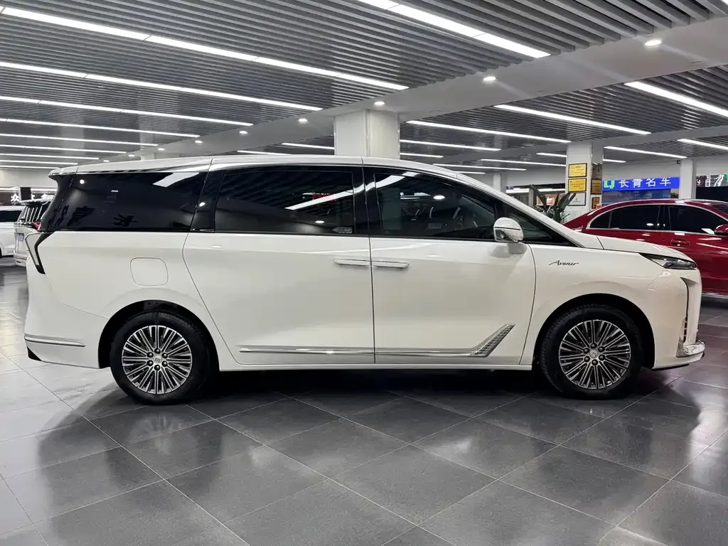 Buick GL8 Hybrid — фото 3