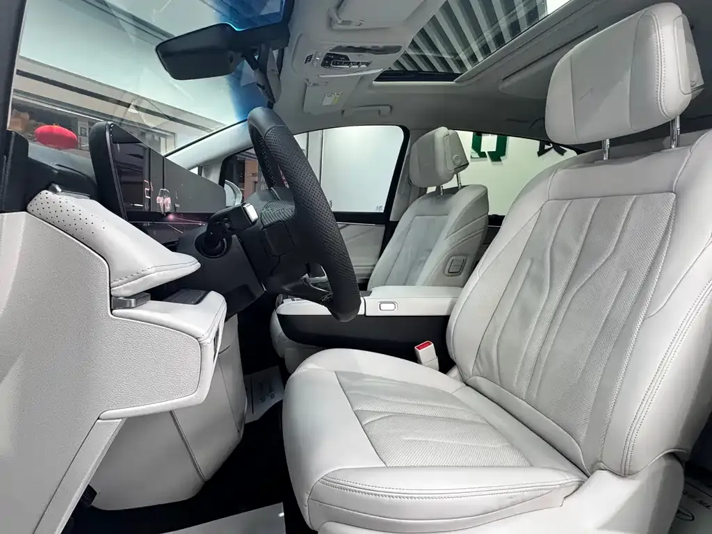 Buick GL8 Hybrid — фото 6