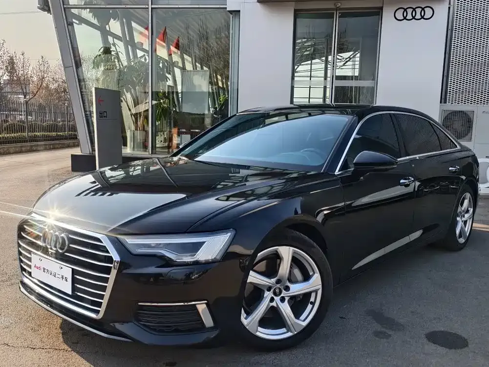 Audi A6L — фото 1