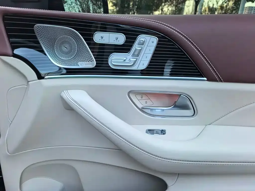 Mercedes-Benz GLS — фото 9