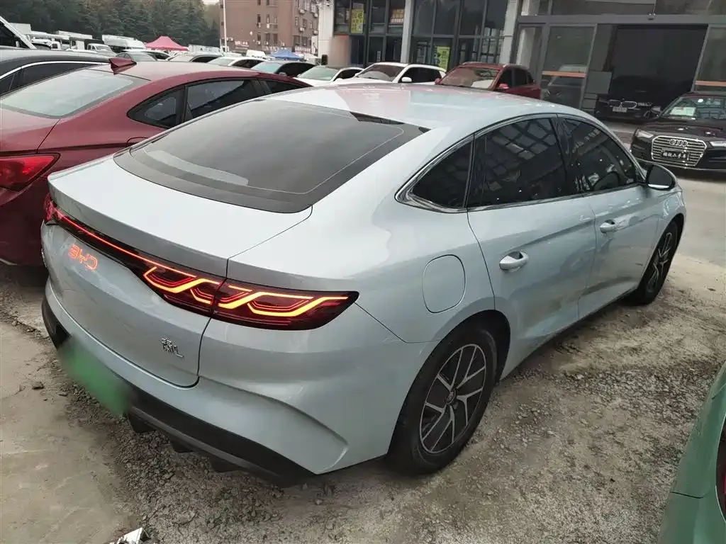 BYD Qin L — фото 7