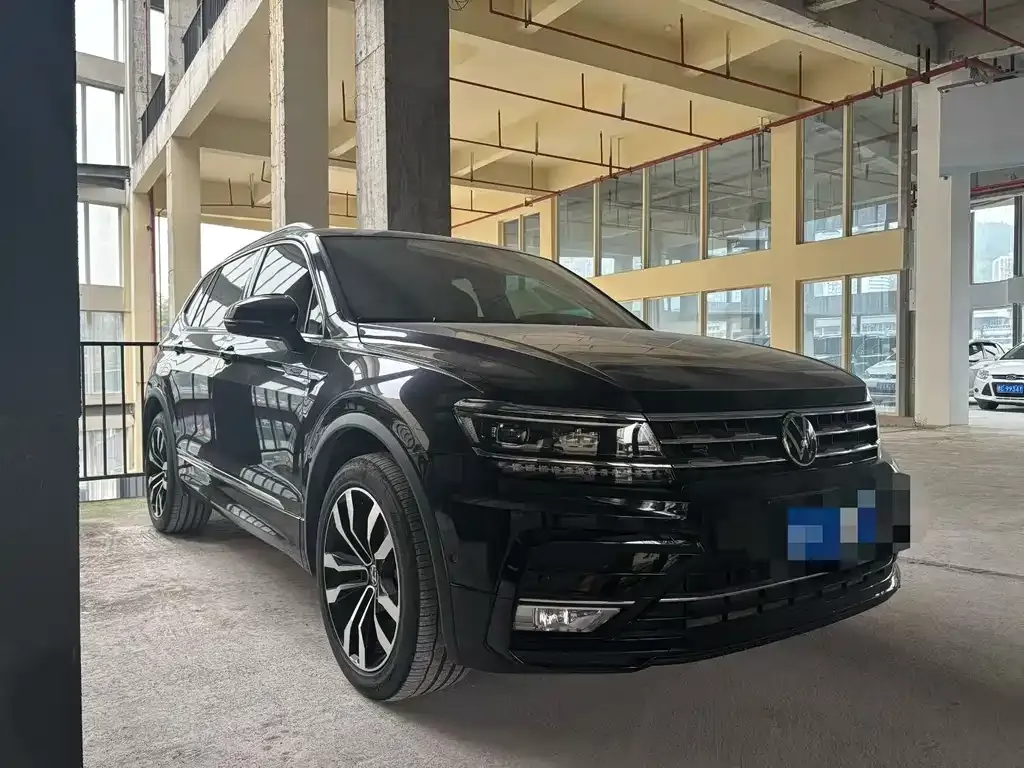 Volkswagen Tiguan L — фото 3