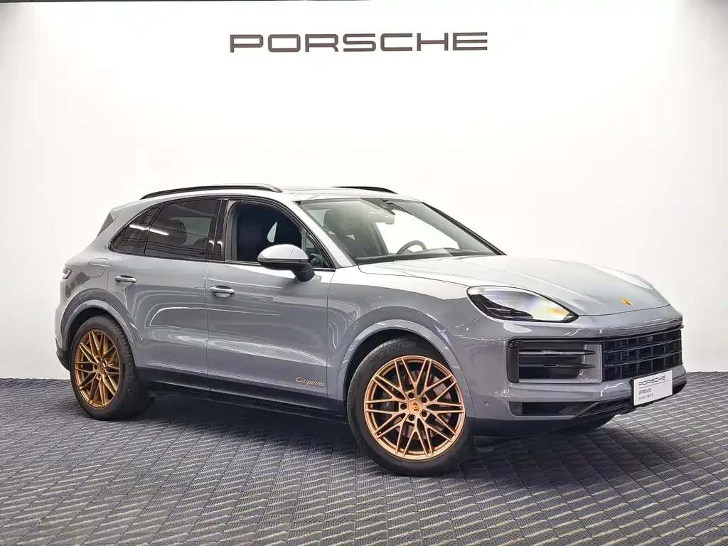 Porsche Cayenne — фото 1