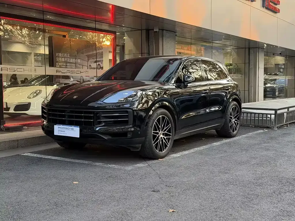 Porsche Cayenne — фото 1