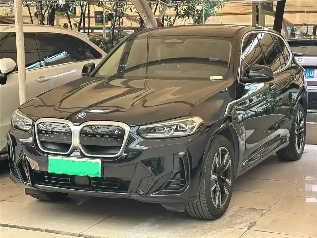 BMW iX3 — фото 1