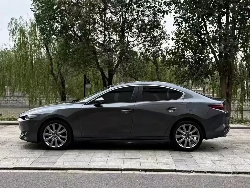Mazda 3 Axela — фото 10